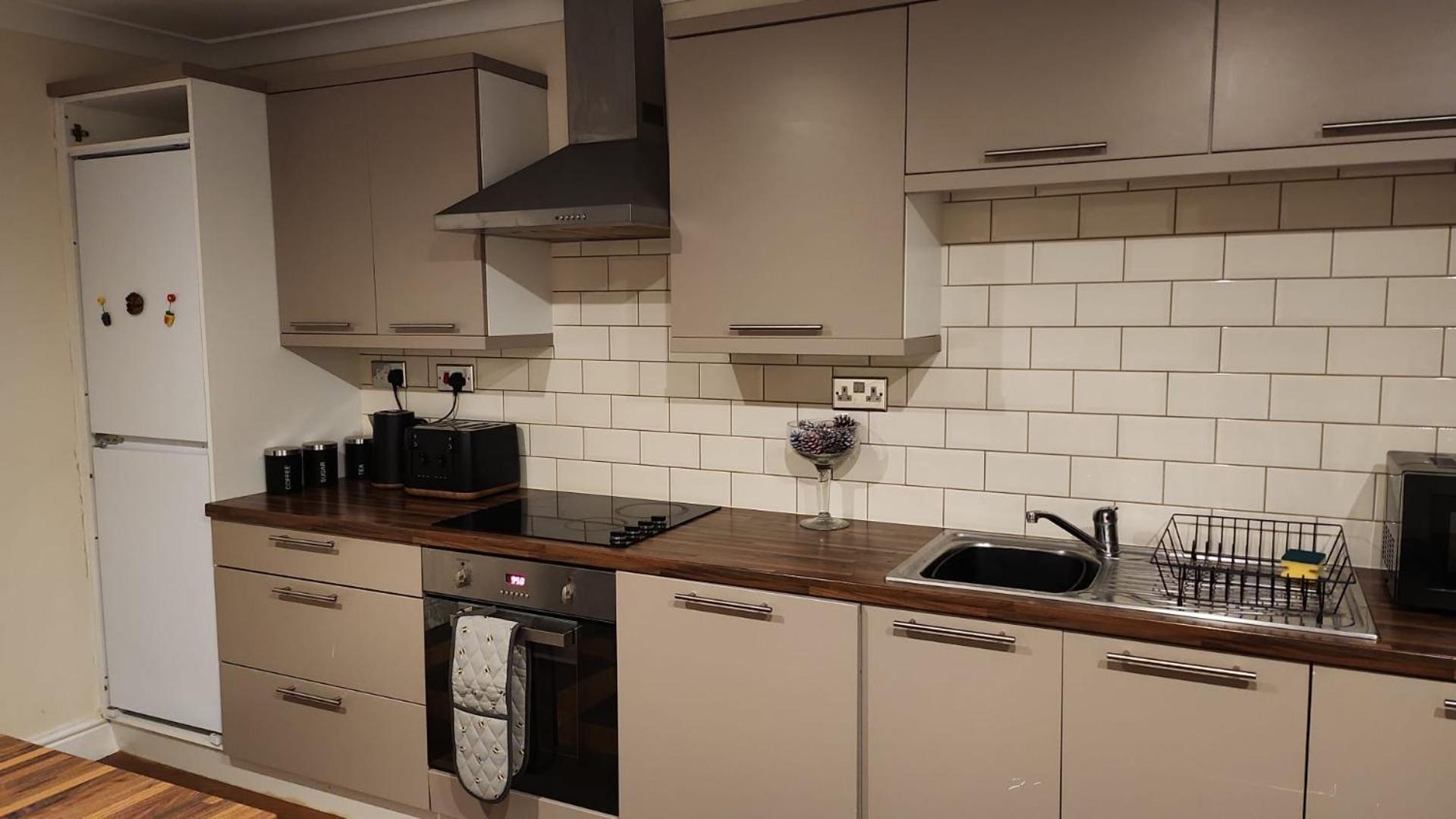 Large 2 Bed Holiday Let In Central Ystradgynlais Екстериор снимка