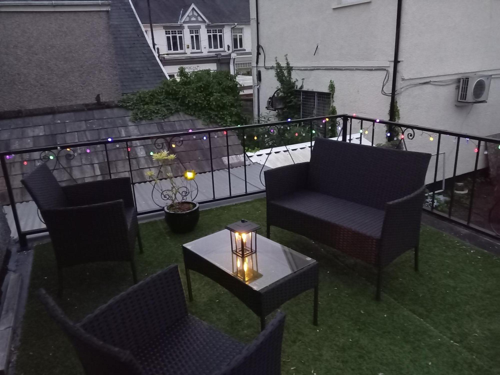 Large 2 Bed Holiday Let In Central Ystradgynlais Екстериор снимка